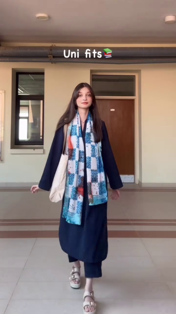 Ethnic Motifs Printed Round Neck Three-Quarter Sleeves Kurta Set