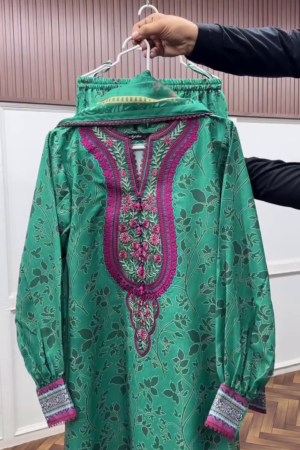 Women with Hand Embroidery | Traditional Winter Wear | Ethnic Kashmiri Outfit