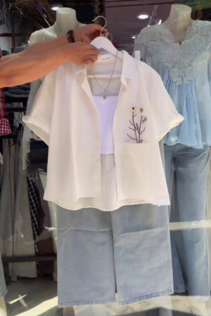 Floral Embroidered Lapel Collar Drop-Shoulder Sleeves Shirt Style Crop Top