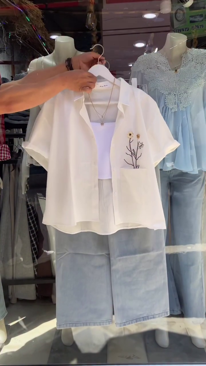 Floral Embroidered Lapel Collar Drop-Shoulder Sleeves Shirt Style Crop Top