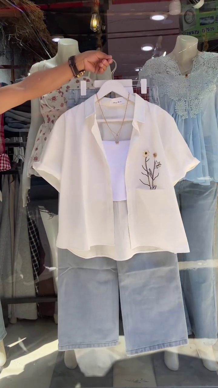 Floral Embroidered Lapel Collar Drop-Shoulder Sleeves Shirt Style Crop Top - Image 7