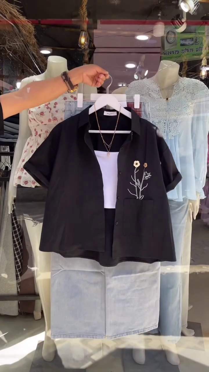 Floral Embroidered Lapel Collar Drop-Shoulder Sleeves Shirt Style Crop Top - Image 3