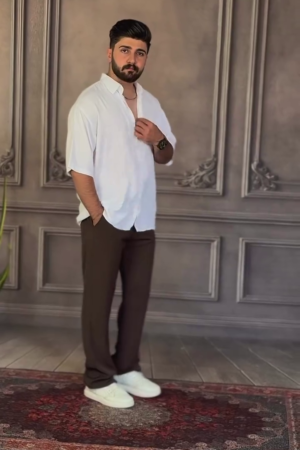 Men Oversized Fit Solid Spread Collar Casual Shirt