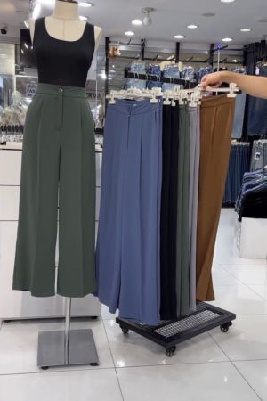 Women Green Solid Trousers