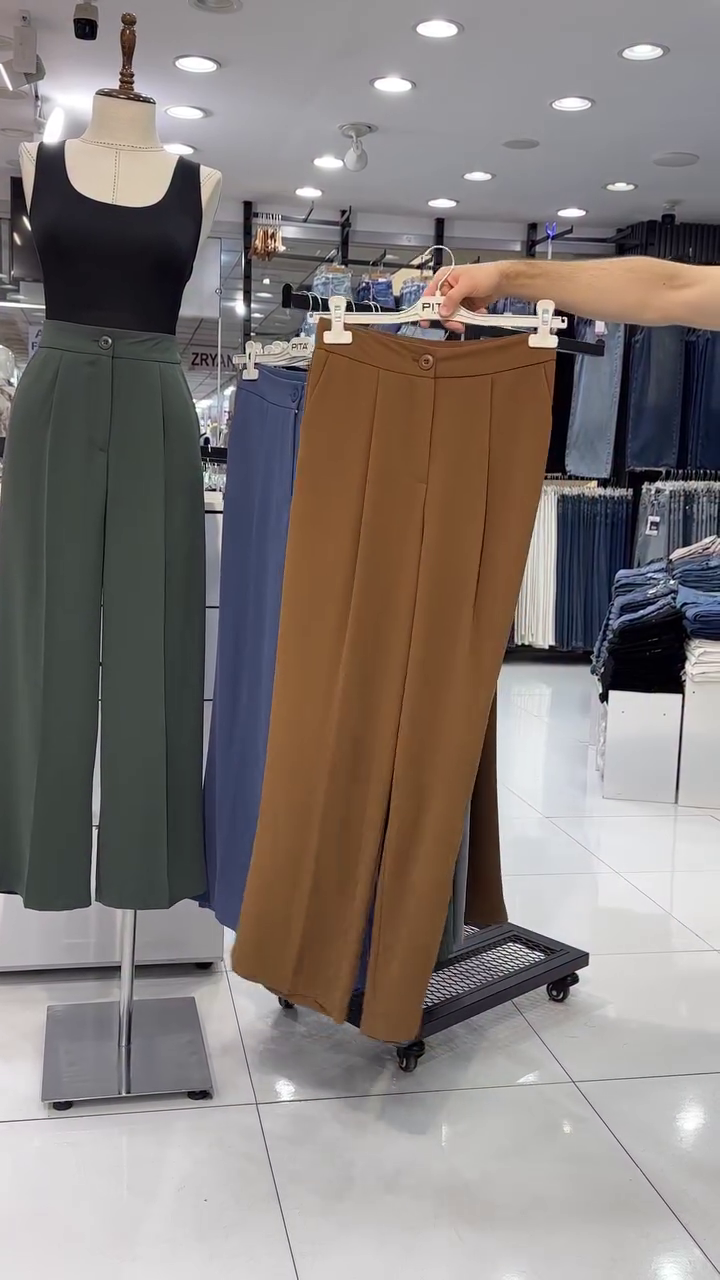 Women Green Solid Trousers - Image 8