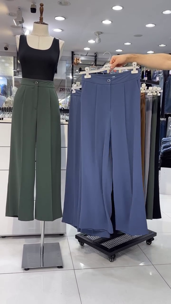 Women Green Solid Trousers - Image 3