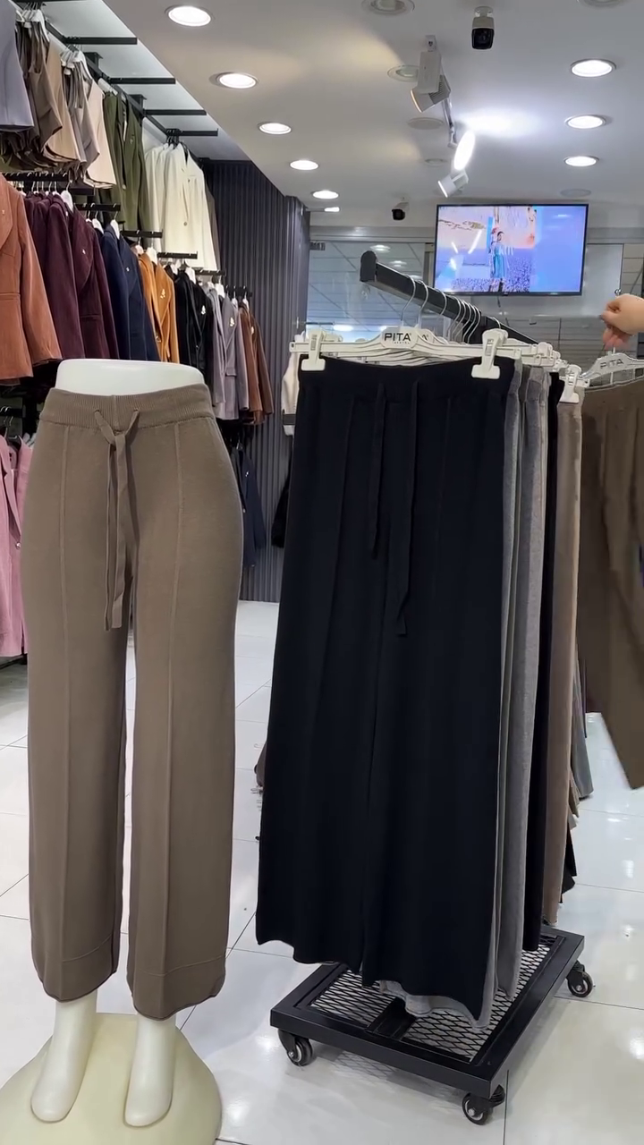 Women Wide Leg Drawstring Relaxed Fit Trouser - Image 5
