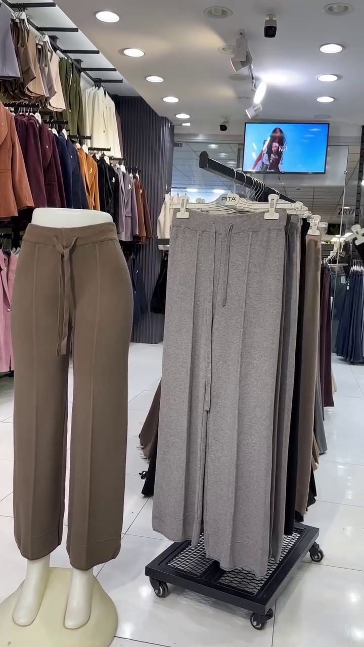 Women Wide Leg Drawstring Relaxed Fit Trouser - Image 4