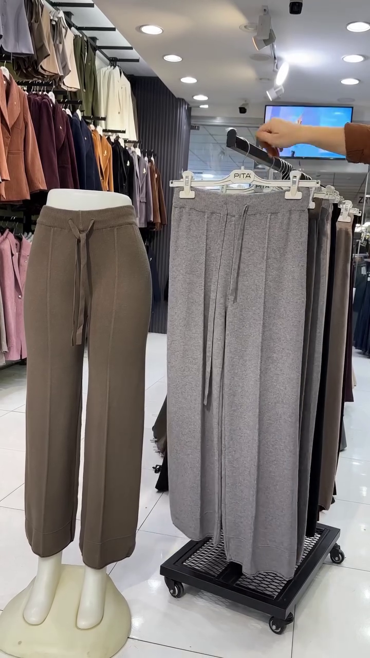 Women Wide Leg Drawstring Relaxed Fit Trouser - Image 3