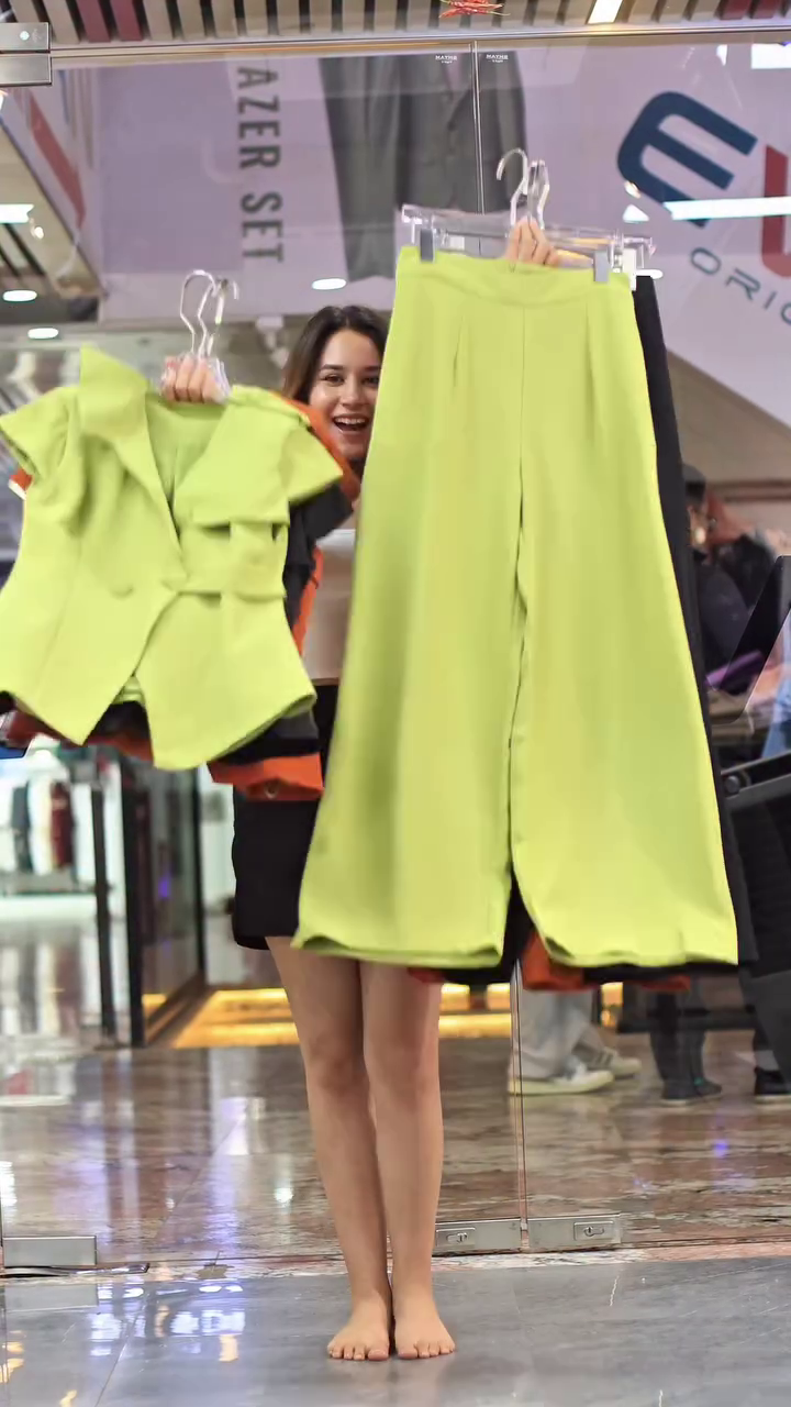 Sleeveless Blazer & Trousers Co-Ords - Image 2