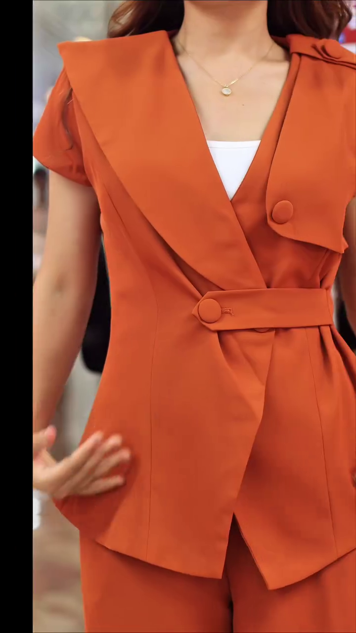 Sleeveless Blazer & Trousers Co-Ords - Image 7