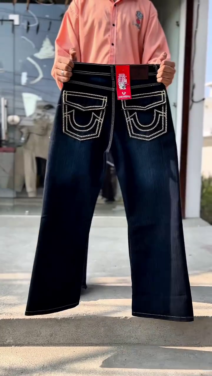 Men Wide Leg Mid-Rise Mildly Distressed Heavy Fade Jeans - Image 3